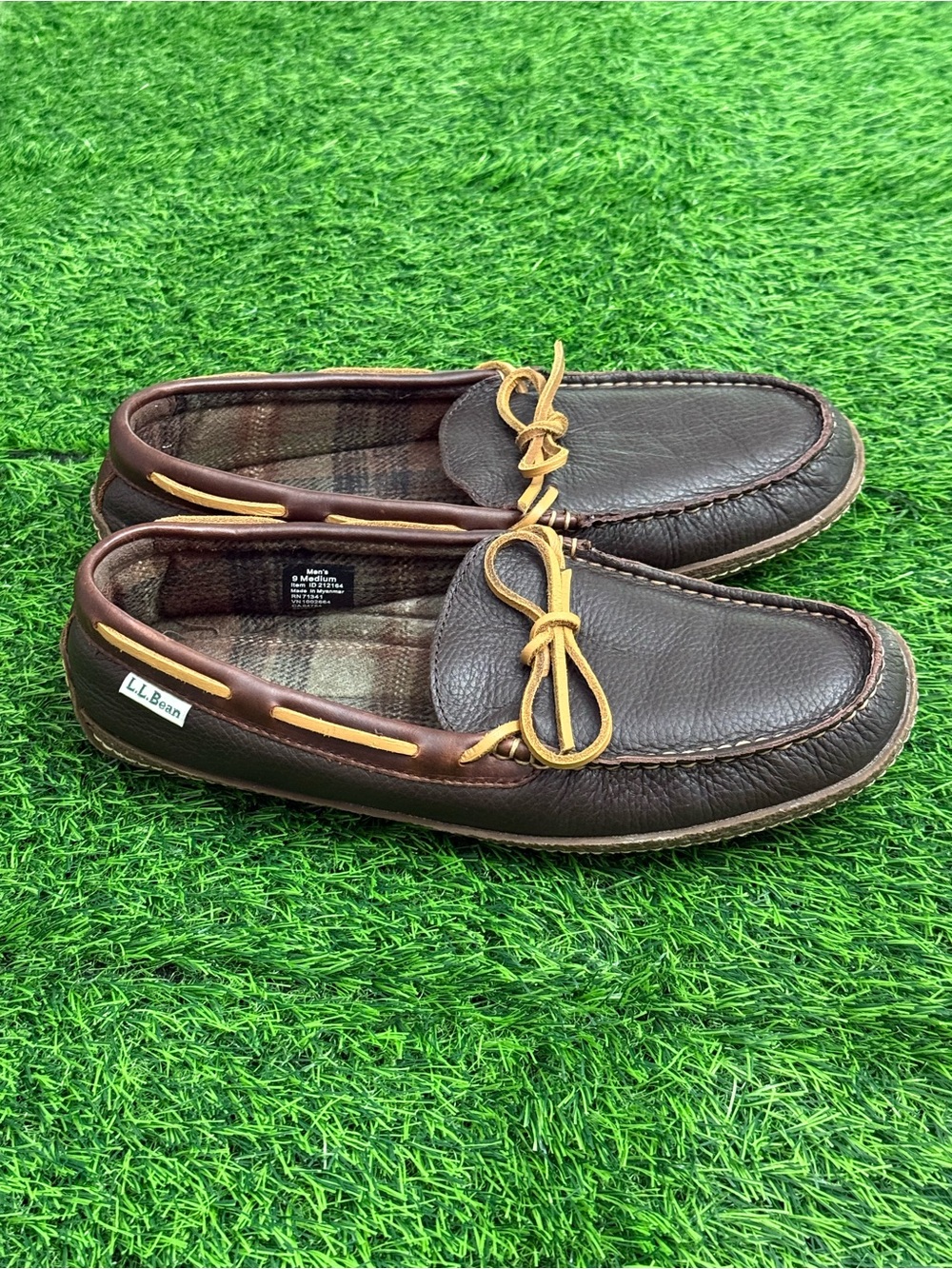L.L. Bean Handsewn Slippers Flannel Lined Lounge Moccasins Leather Brown Men’s 9